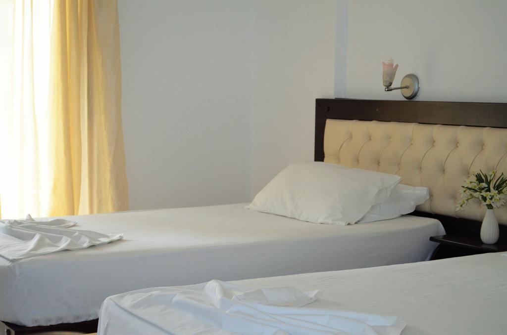 Jb Hotel Саранда Экстерьер фото