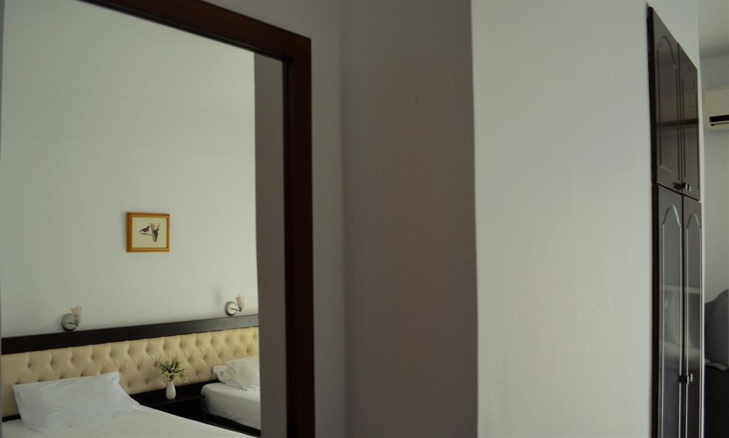 Jb Hotel Саранда Экстерьер фото