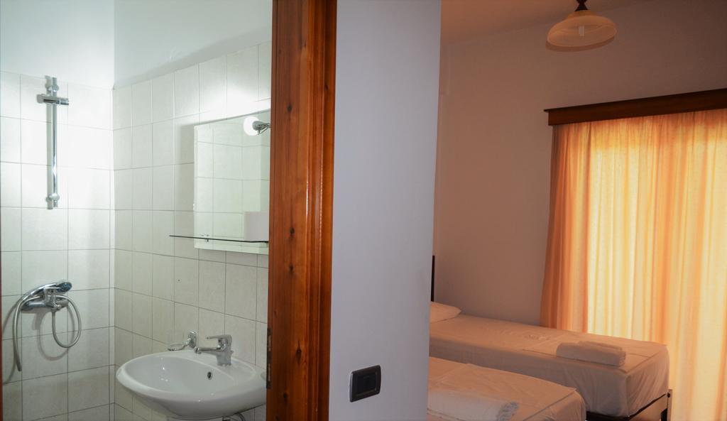 Jb Hotel Саранда Экстерьер фото