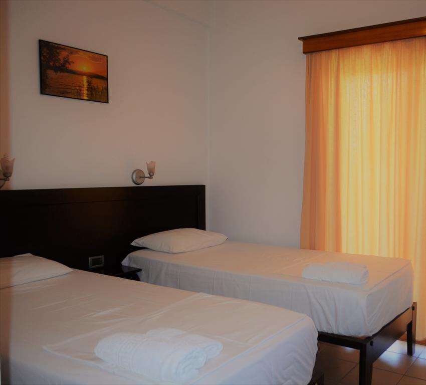 Jb Hotel Саранда Экстерьер фото