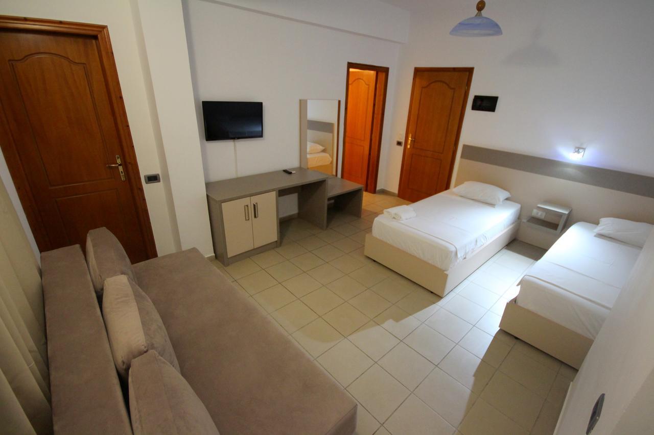 Jb Hotel Саранда Экстерьер фото