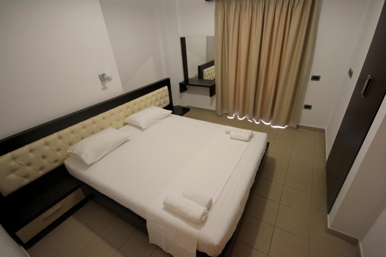 Jb Hotel Саранда Экстерьер фото