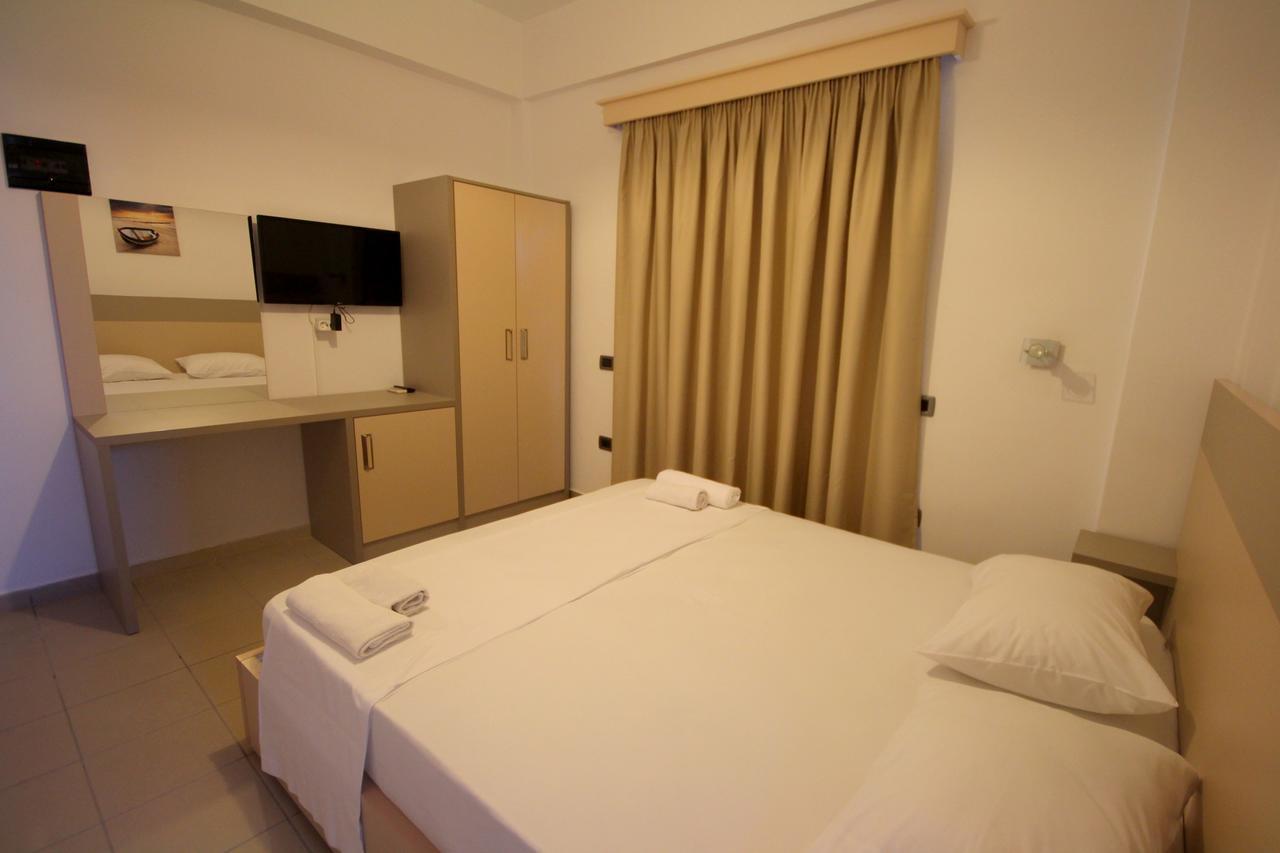 Jb Hotel Саранда Экстерьер фото
